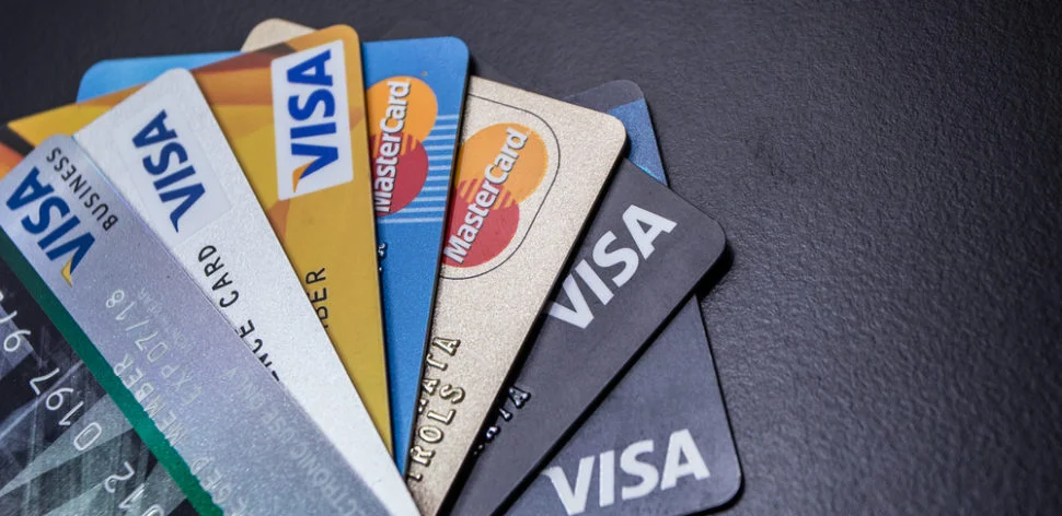 Juros limitados no cartão de crédito e cheque especial