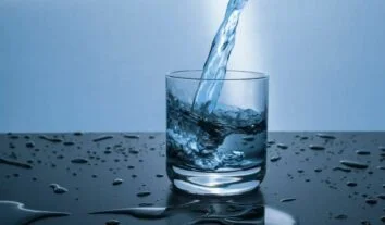 Lei que obriga restaurantes a oferecer água de graça é suspensa; veja decisão