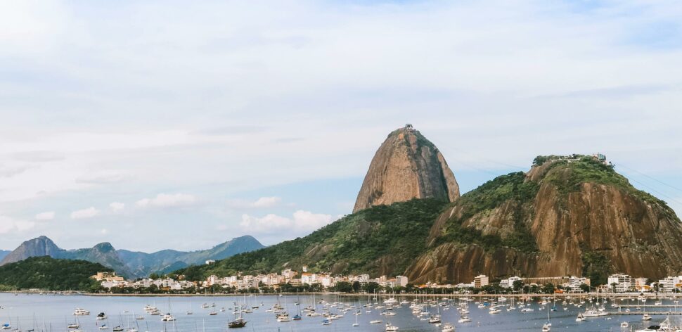 Rio de Janeiro proíbe venda de alimentos em recipientes de vidro nas praias