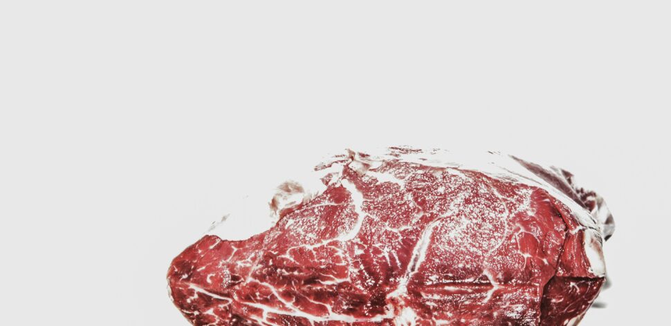 Vale carne? “Programa Carne no Prato” é o novo benefício do governo; quem tem direito?