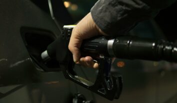 Etanol ou gasolina? Veja o preço do combustível em cada estado brasileiro