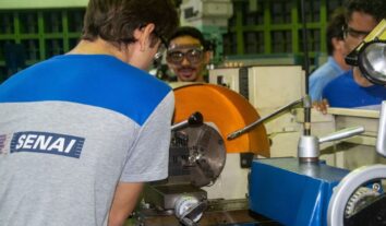 Senai anuncia cursos técnicos gratuitos com carteira assinada