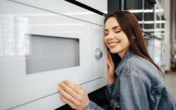Como escolher micro-ondas: veja o que avaliar antes da compra
