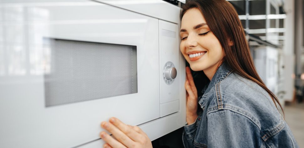 Como escolher micro-ondas: veja o que avaliar antes da compra